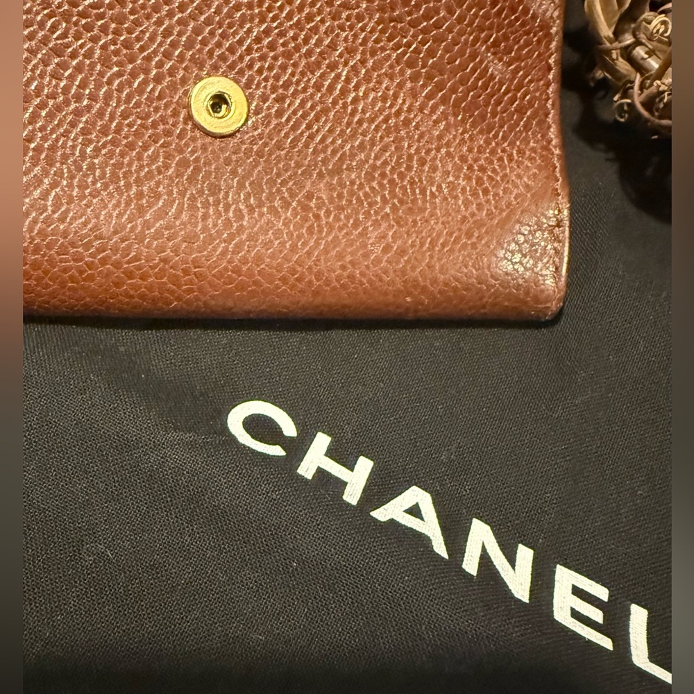 CHANEL Vintage Bi-Fold Caviar Flap Leather Wallet - Picture 11 of 16